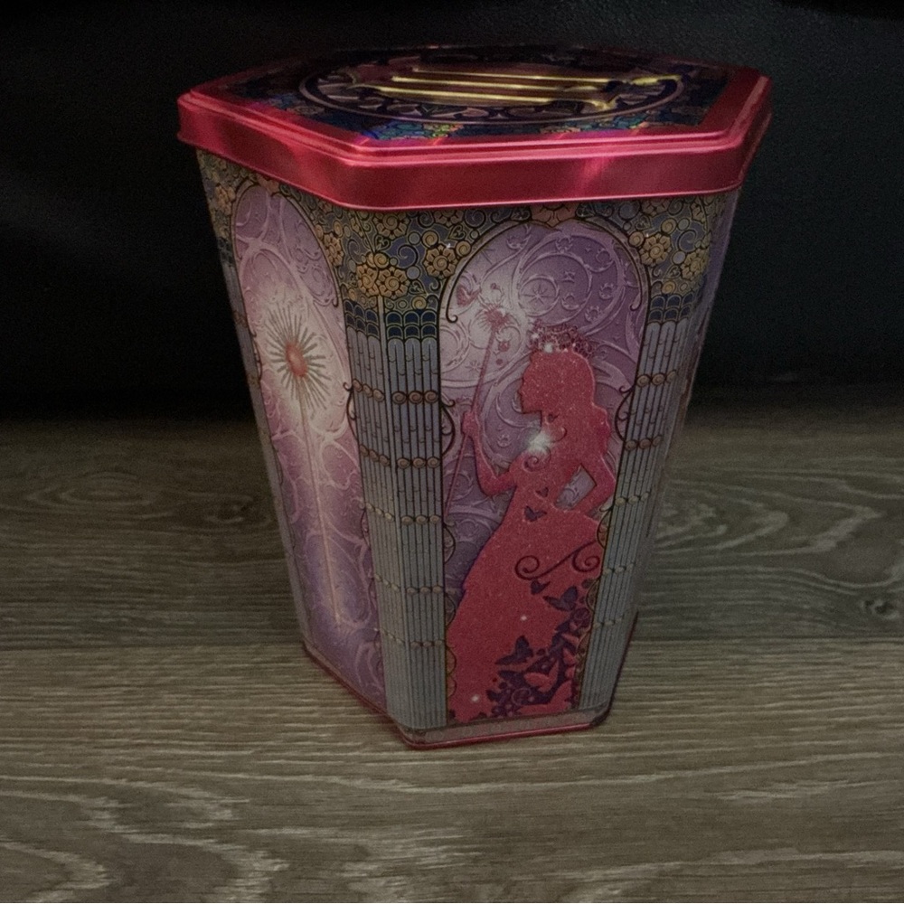 Wicked 1 Glinda Regal Edwards popcorn bucket